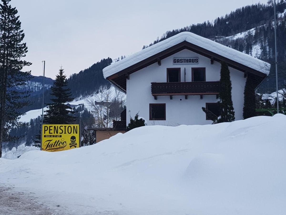 Tattoo Pension Mit Restaurant Und Tattoo-Studio Mortschach Luaran gambar
