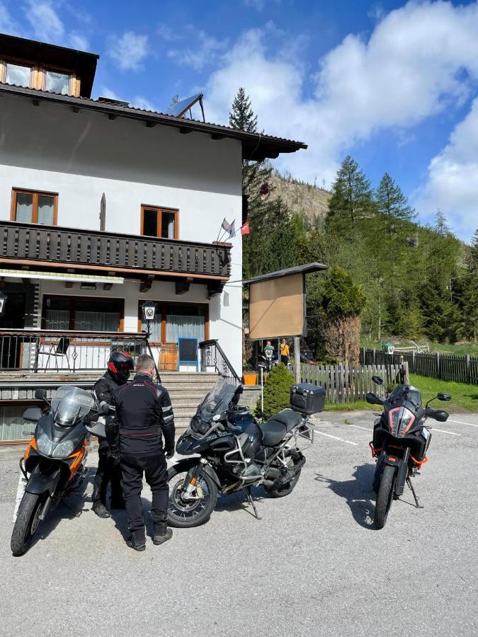 Tattoo Pension Mit Restaurant Und Tattoo-Studio Mortschach Luaran gambar