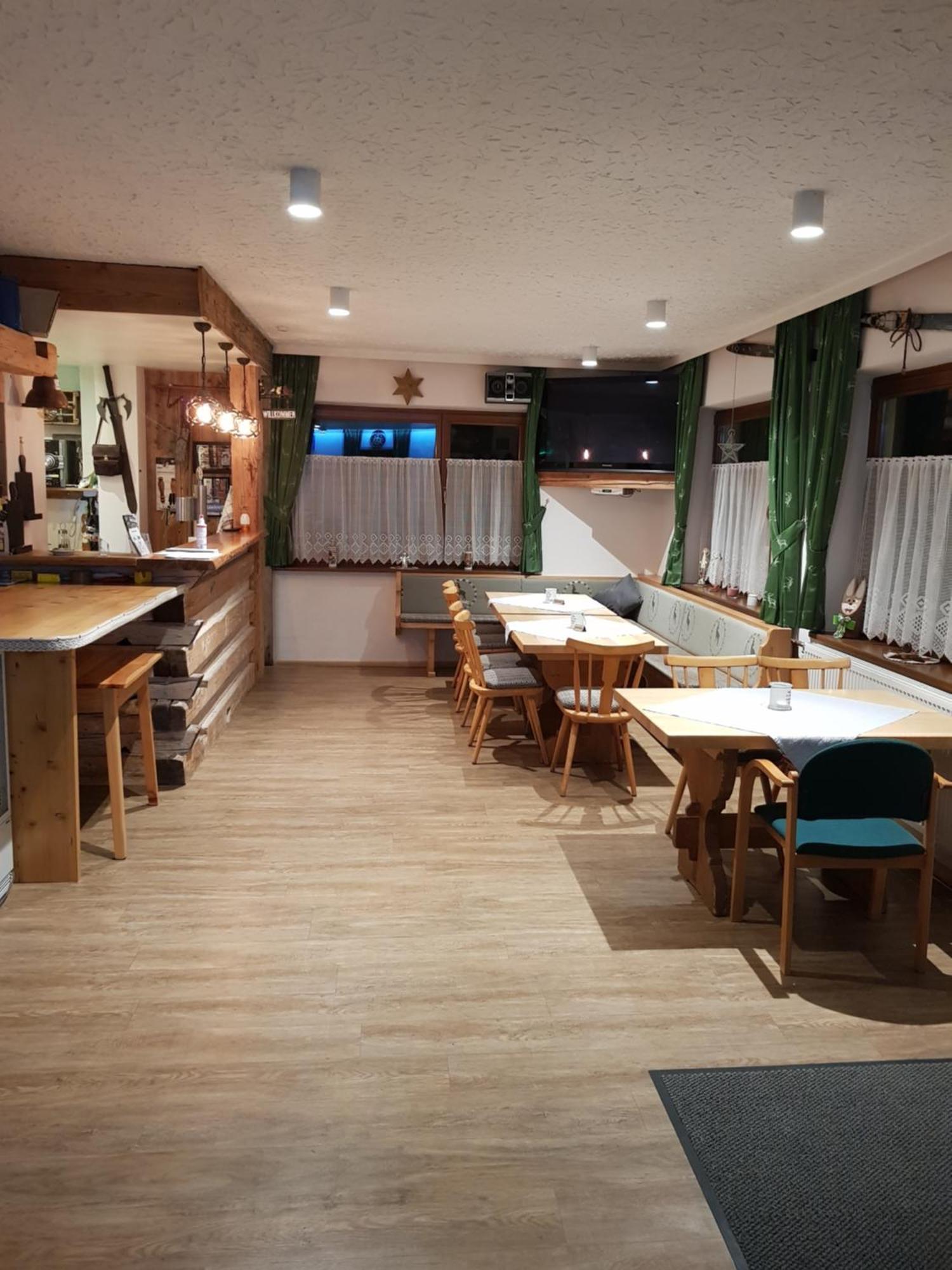 Tattoo Pension Mit Restaurant Und Tattoo-Studio Mortschach Luaran gambar