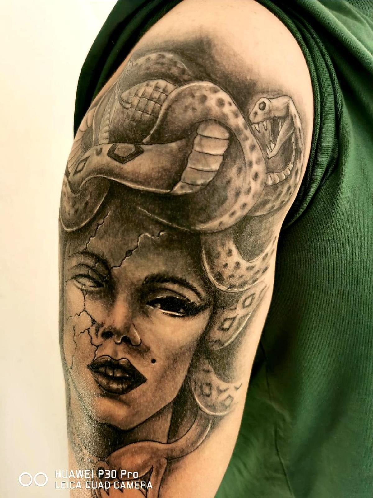 Tattoo Pension Mit Restaurant Und Tattoo-Studio Mortschach Luaran gambar