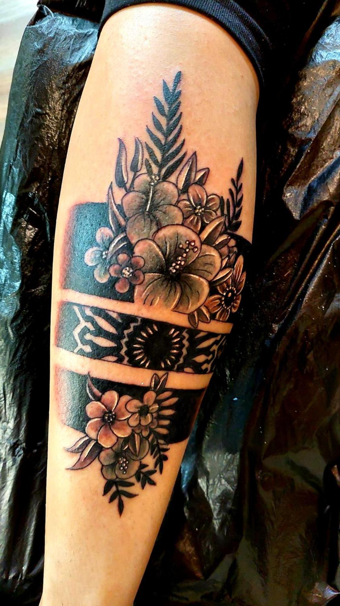 Tattoo Pension Mit Restaurant Und Tattoo-Studio Mortschach Luaran gambar